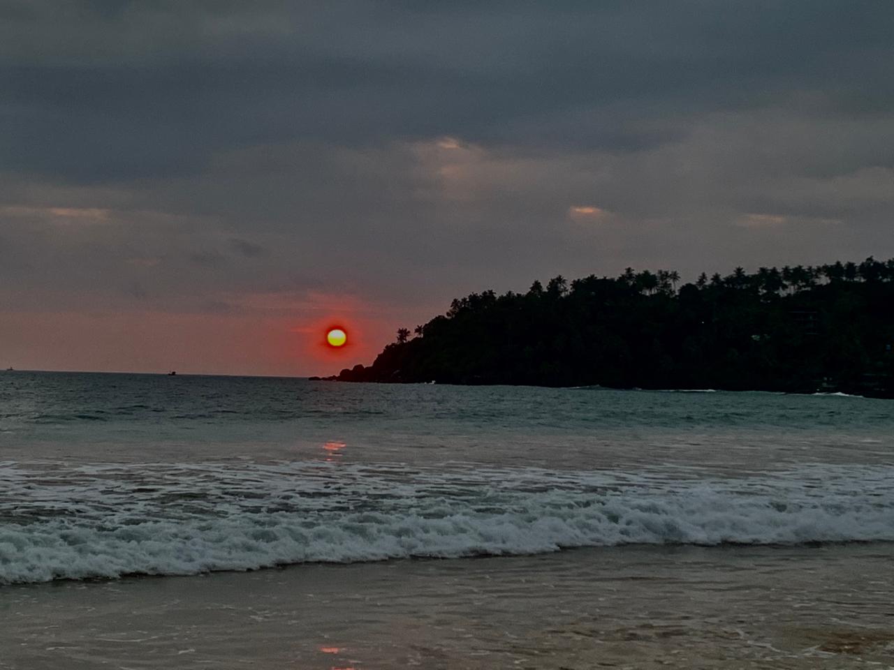 Sonnenuntergang an der Südküste Sri Lankas